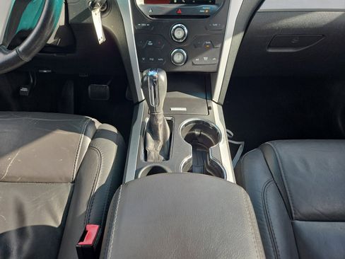 Used 2015 Ford Explorer XLT w/ Equipment Group 202B image 20