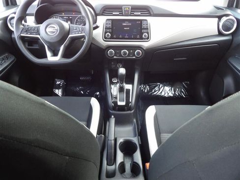 Used 2021 Nissan Versa SV image 16