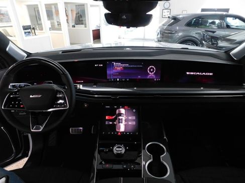 Used 2026 Cadillac Escalade V AWD/4WD image 38