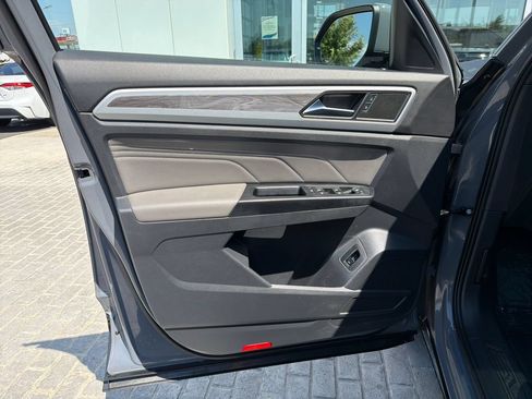 Certified 2021 Volkswagen Atlas Cross Sport SE AWD/4WD image 12