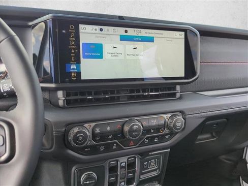 Used 2025 Jeep Wrangler Unlimited Rubicon image 15