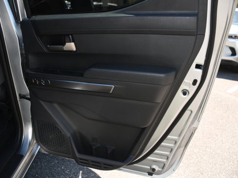 Used 2025 Toyota Tacoma TRD Sport AWD/4WD image 18