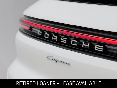 Certified 2025 Porsche Cayenne image 24