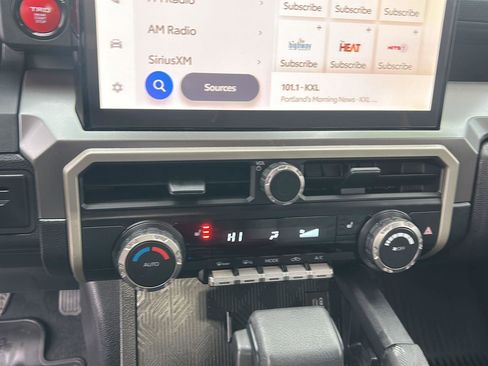 Certified 2024 Toyota Tacoma TRD Off-Road image 15