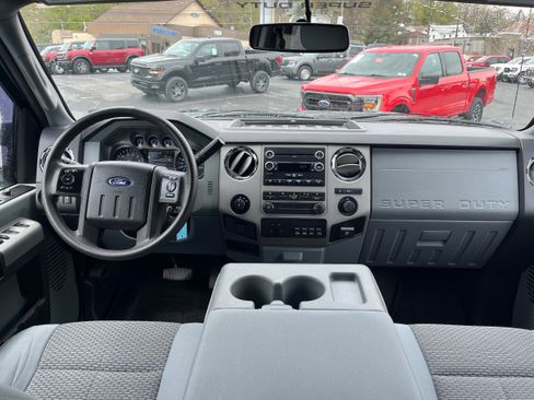 Used 2014 Ford F250 XLT w/ XLT Premium Package image 14