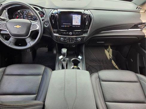 Used 2023 Chevrolet Traverse High Country FWD image 17