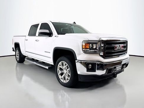 Used 2015 GMC Sierra 1500 SLT w/ SLT Crew Cab Value Package AWD/4WD image 3