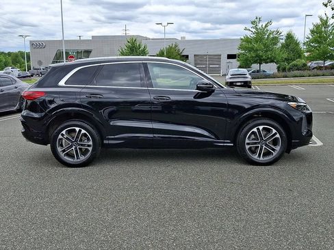 Certified 2025 Audi Q5 Premium Plus w/ Premium Plus AWD/4WD image 10