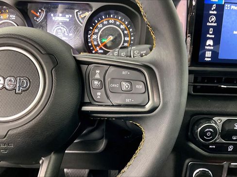Used 2024 Jeep Wrangler Unlimited Sport AWD/4WD image 23