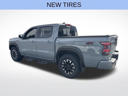 Used 2024 Nissan Frontier PRO-4X AWD/4WD image 3