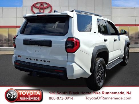 Certified 2025 Toyota 4Runner SR5 AWD/4WD image 6