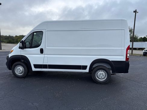 New 2026 RAM ProMaster 2500 w/ Convenience Group image 8