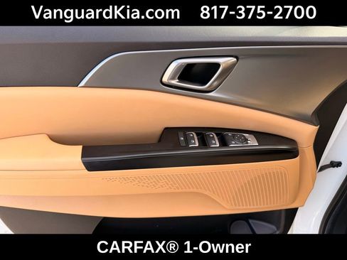 Certified 2024 Kia Carnival LX image 17