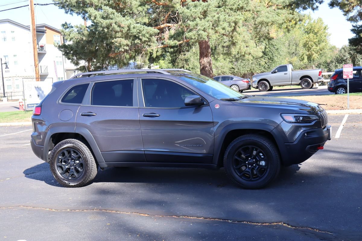 Used 2020 Jeep Cherokee Trailhawk w/ Technology Group AWD/4WD image 2