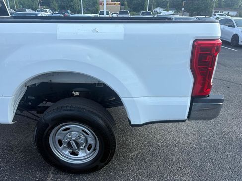 Used 2017 Ford F250 XL w/ XL Decor Group AWD/4WD image 13