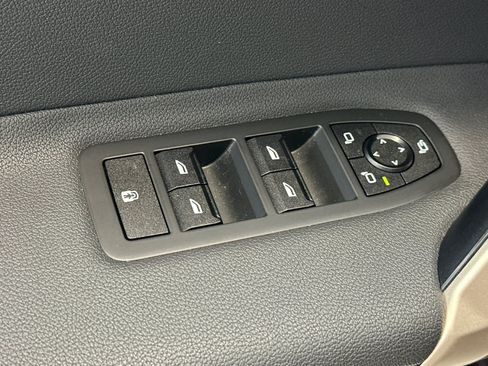 Used 2024 BMW iX xDrive50 w/ Convenience Package AWD/4WD image 13