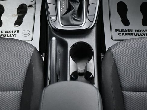 Used 2025 Kia Soul LX w/ LX Technology Package FWD image 19