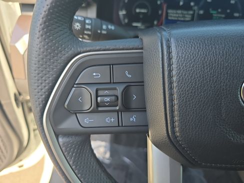 Used 2025 Toyota Tacoma TRD Sport image 19