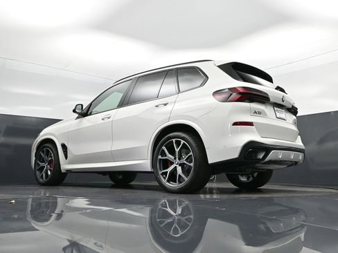 New 2026 BMW X5 xDrive40i w/ M Sport Package AWD/4WD image 40