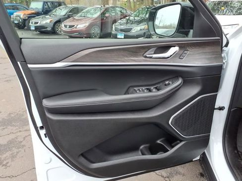 New 2026 Jeep Grand Cherokee L Limited AWD/4WD image 13