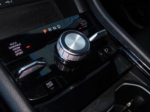 Used 2023 Jeep Grand Cherokee Overland w/ Adv Protech Group III image 21