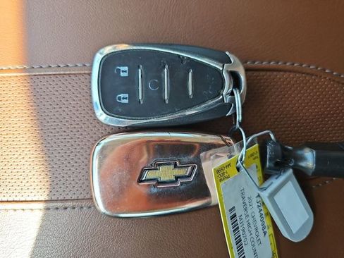 Used 2021 Chevrolet Traverse High Country image 36