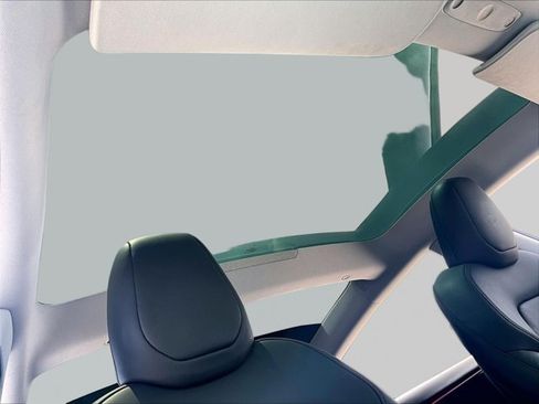 Used 2024 Tesla Model 3 Long Range AWD/4WD image 17
