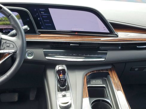 Certified 2024 Cadillac Escalade Premium Luxury w/ LPO, Floor Liner Package AWD/4WD image 26