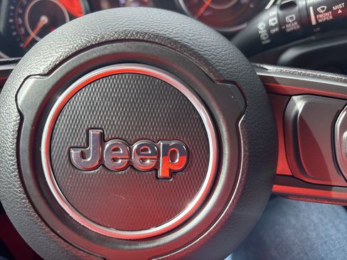 Used 2020 Jeep Wrangler Unlimited Willys image 35