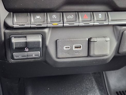 Used 2024 Chevrolet Silverado 1500 W/T image 26