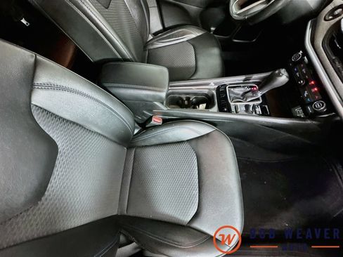 Used 2022 Jeep Compass Latitude w/ Convenience Group AWD/4WD image 35