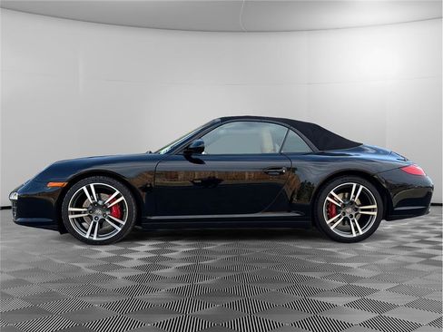 Used 2011 Porsche 911 Carrera 4S image 2