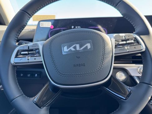 New 2025 Kia Telluride S image 14