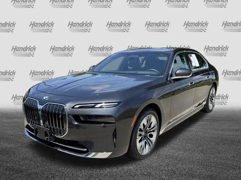 Used 2023 BMW i7 xDrive60 AWD/4WD image 7