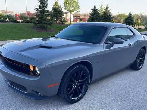 Used 2018 Dodge Challenger R/T w/ Blacktop Package RWD image 2