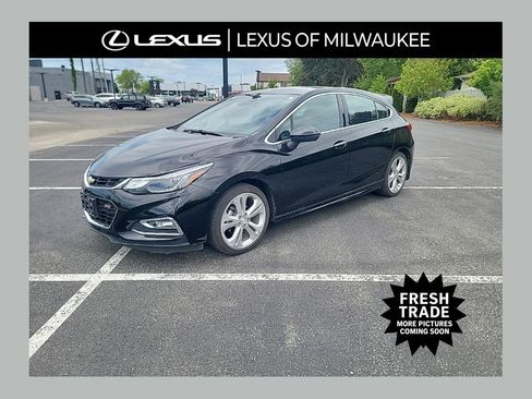 Used 2017 Chevrolet Cruze Premier FWD image 1
