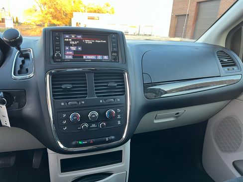 Used 2017 Dodge Grand Caravan SE w/ Power Window Group image 13