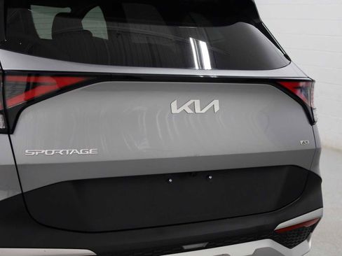 Used 2024 Kia Sportage LX AWD/4WD image 8