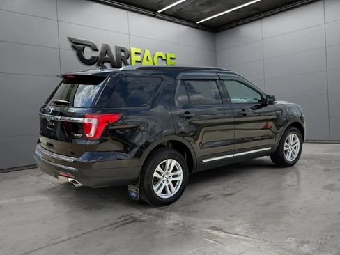 Used 2018 Ford Explorer XLT w/ Equipment Group 202A AWD/4WD image 13