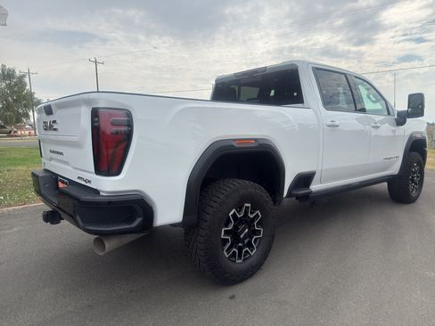 Used 2026 GMC Sierra 2500 AT4X AWD/4WD image 9