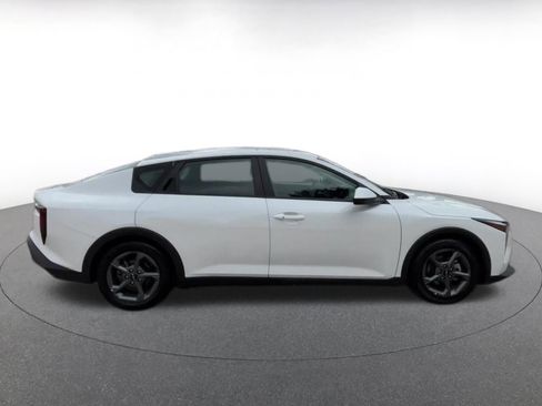 Used 2025 Kia K4 FWD image 16