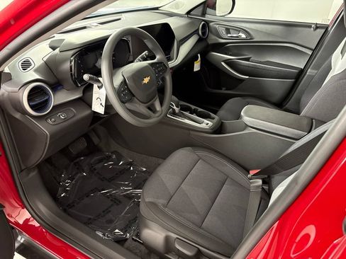 New 2026 Chevrolet Trax LS w/ LS Convenience Package FWD image 27