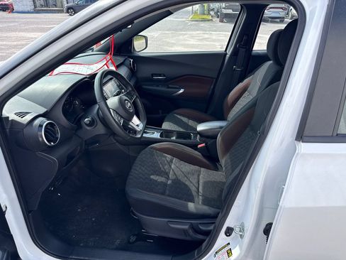 Used 2023 Nissan Kicks SR FWD image 10
