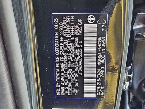 Used 2025 Toyota Prius FWD image 26