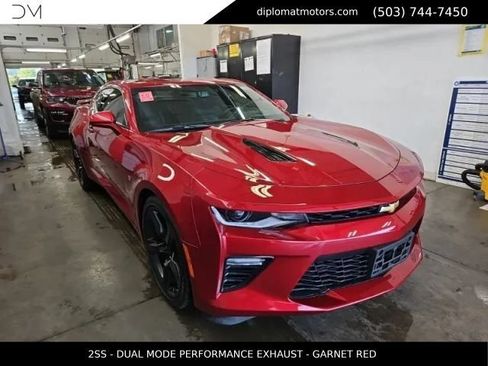 Used 2016 Chevrolet Camaro SS RWD image 3