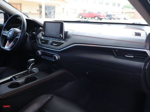 Used 2020 Nissan Altima 2.5 SR w/ Premium Package FWD image 17