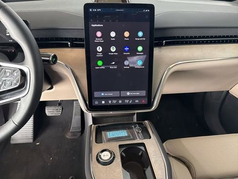 New 2025 Volvo EX90 Plus image 9