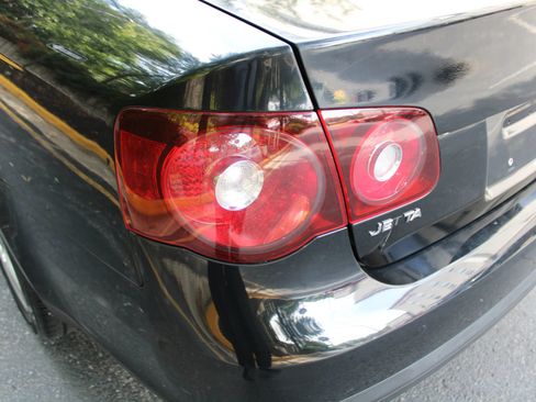 Used 2009 Volkswagen Jetta S FWD image 22