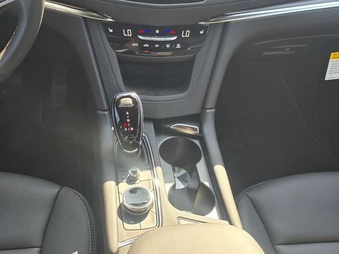 New 2026 Cadillac XT5 Luxury image 18