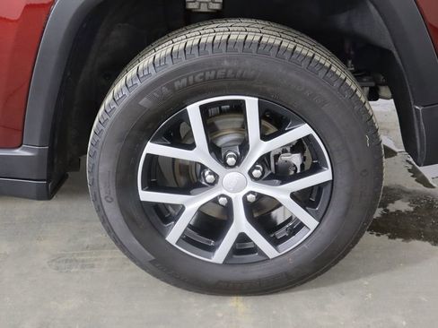 Used 2024 Jeep Grand Cherokee Limited w/ Luxury Tech Group II image 53